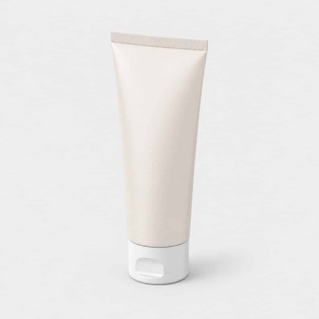 Tube de peeling visage doux à la texture crème
